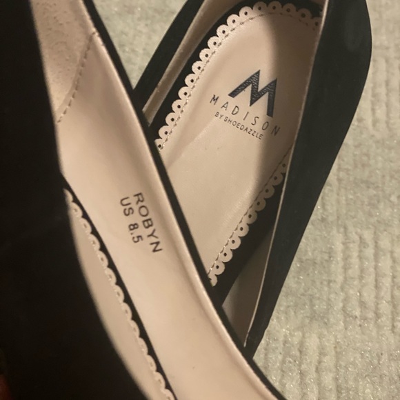 Size 8.5 Madison pointy toe heels - Picture 6 of 6